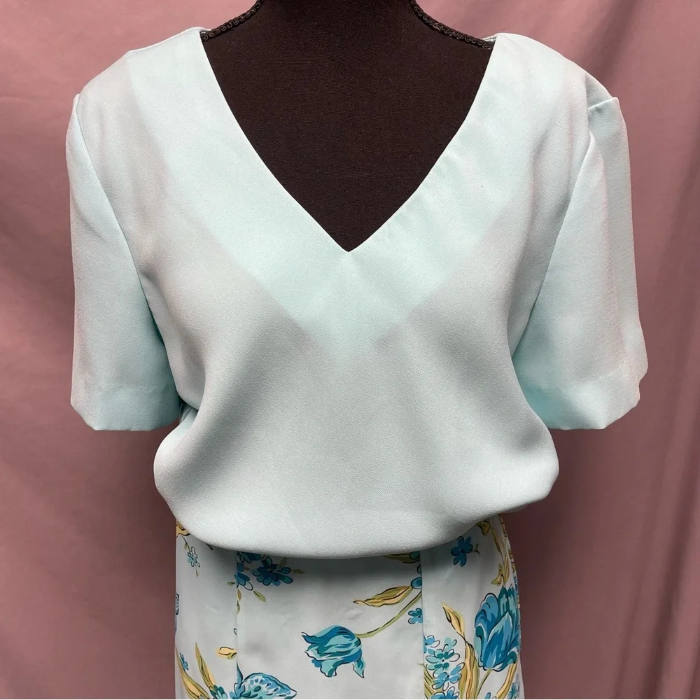 (2) pc vintage outfit top & skirt set light blue and floral Sz 14